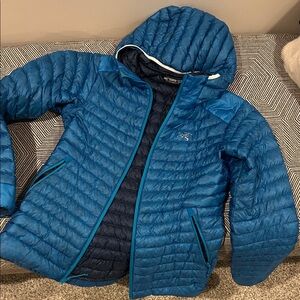 Arc’Teryx Cerium Jacket with Hood - barely used - Excellent Condition - size XS